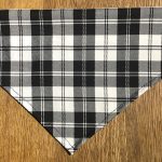 foulard écossais blanc et noir